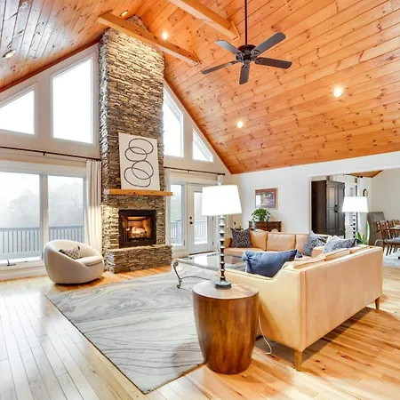 Nebo Home With Hot Tub Wheelchair Accessible